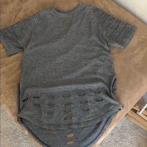grey t shirt